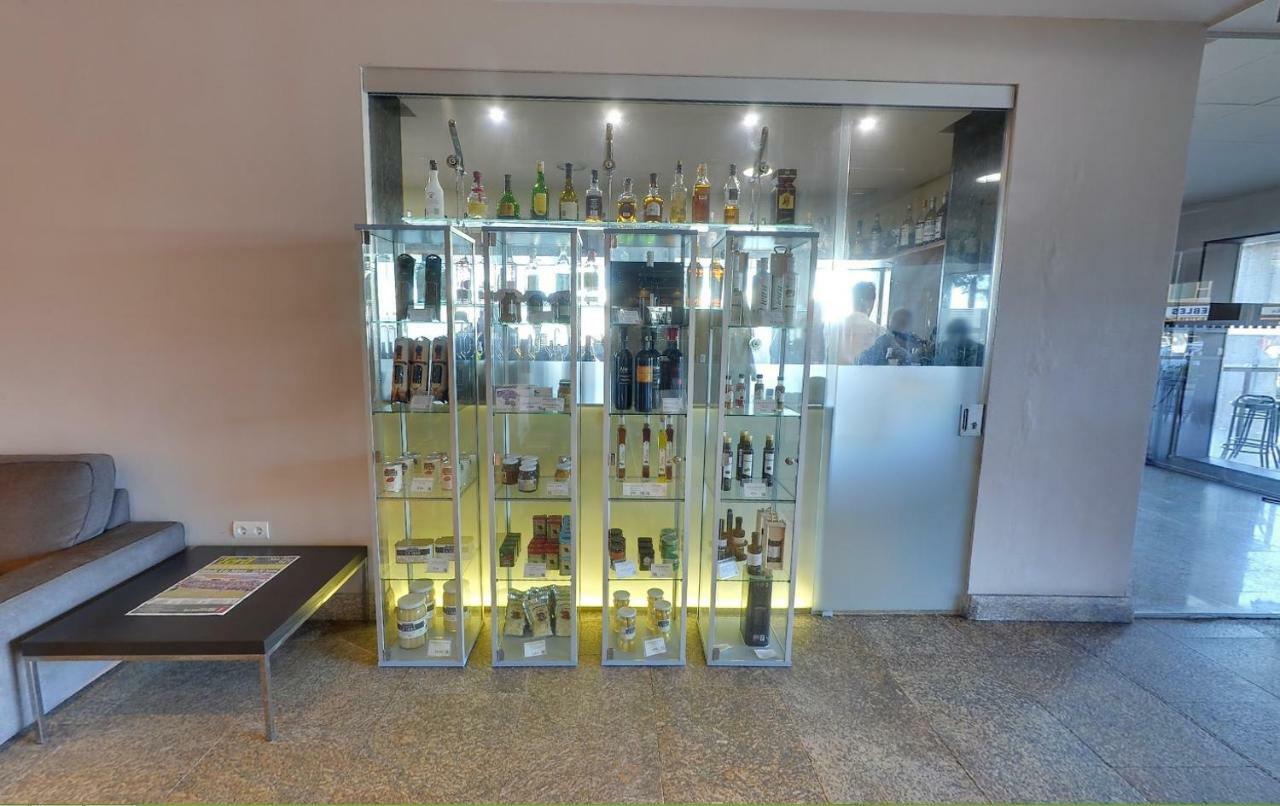 נבלמוראל דה לה מאטה Hotel Moya מראה חיצוני תמונה