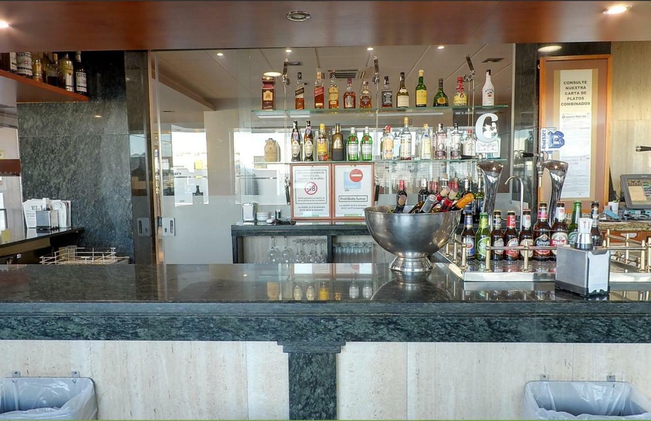 נבלמוראל דה לה מאטה Hotel Moya מראה חיצוני תמונה