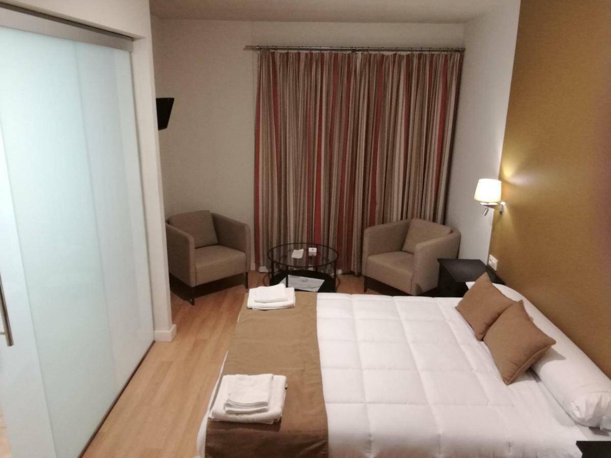 נבלמוראל דה לה מאטה Hotel Moya מראה חיצוני תמונה