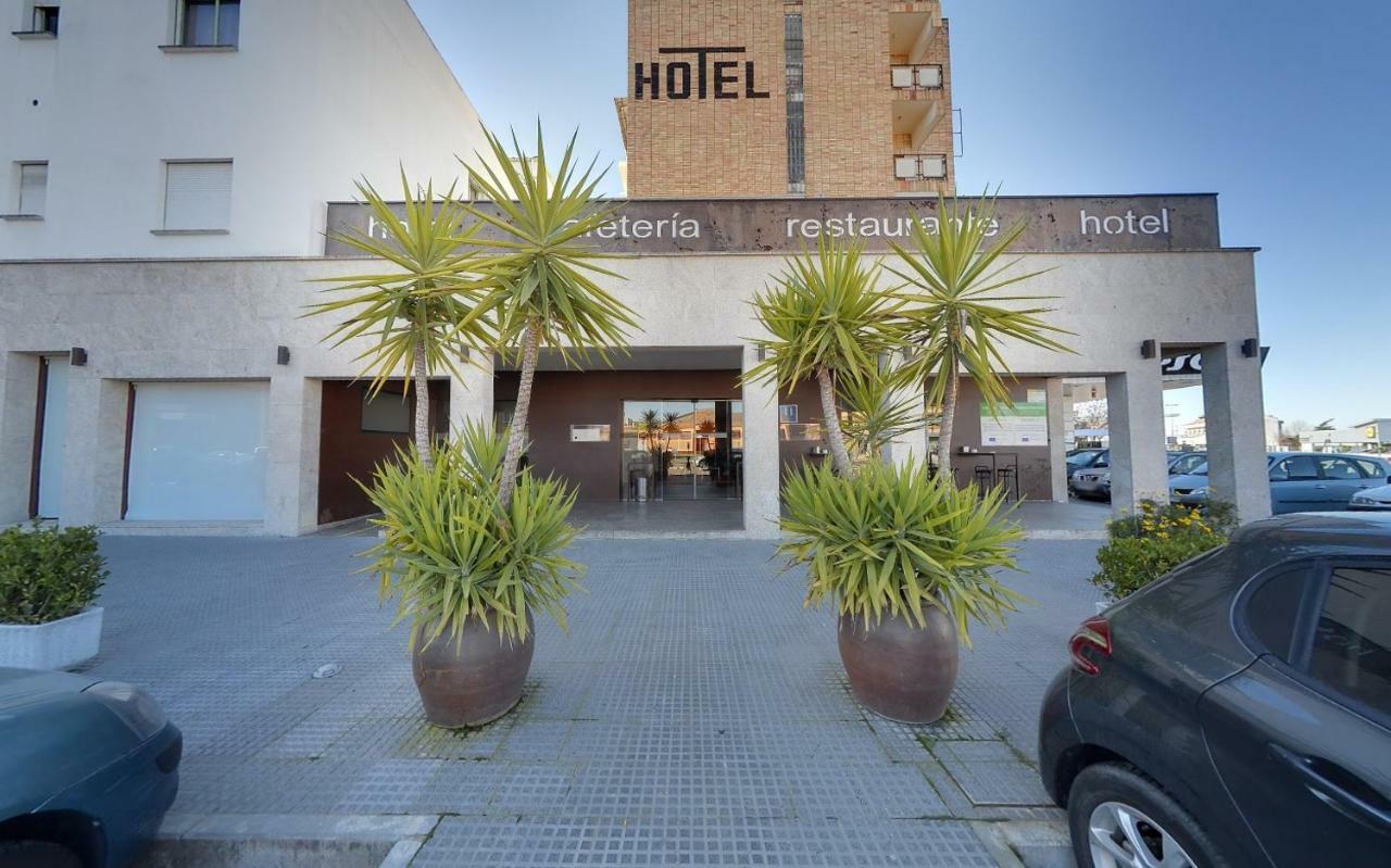 נבלמוראל דה לה מאטה Hotel Moya מראה חיצוני תמונה