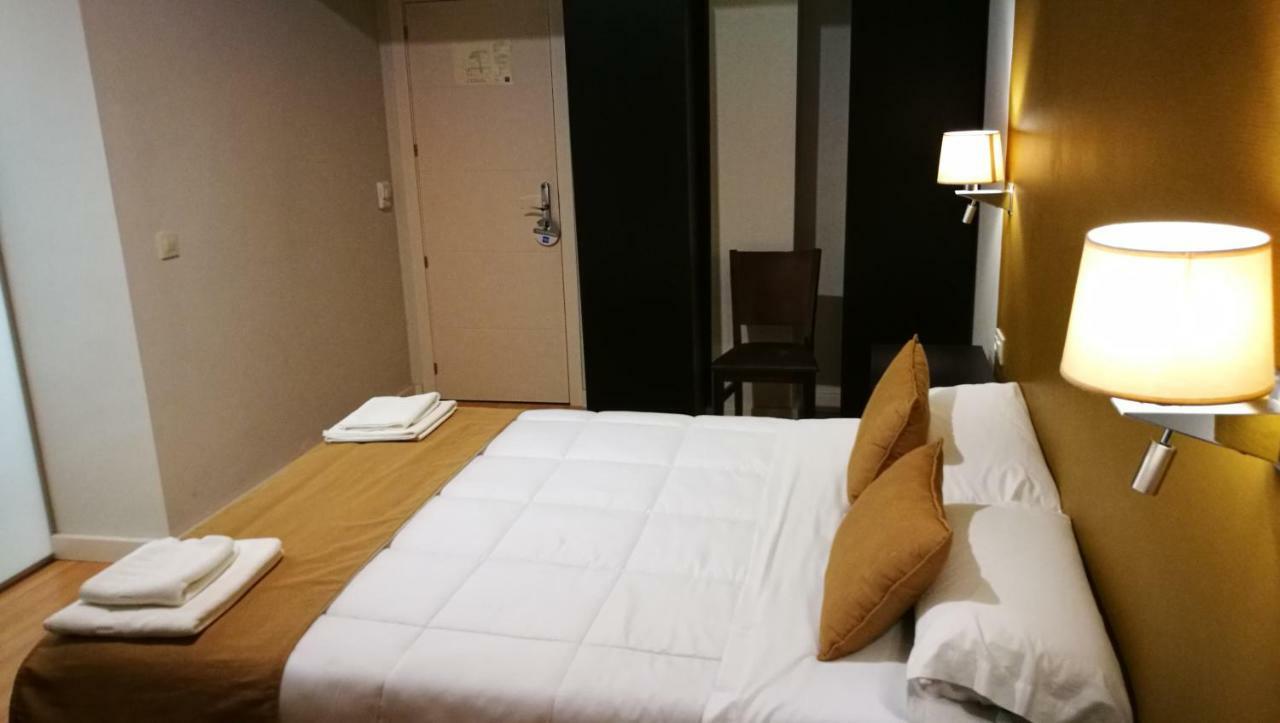 נבלמוראל דה לה מאטה Hotel Moya מראה חיצוני תמונה