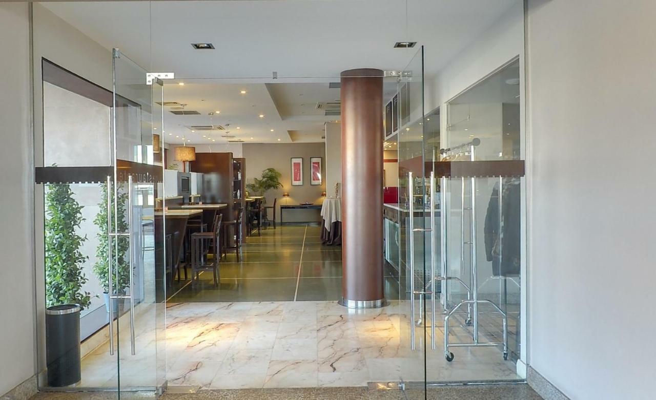 נבלמוראל דה לה מאטה Hotel Moya מראה חיצוני תמונה
