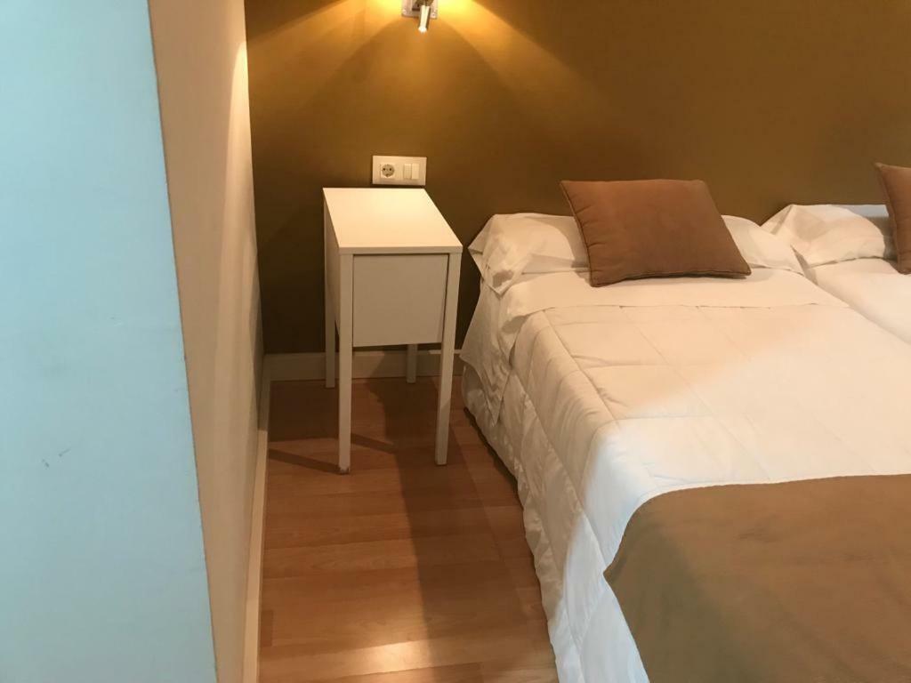 נבלמוראל דה לה מאטה Hotel Moya מראה חיצוני תמונה