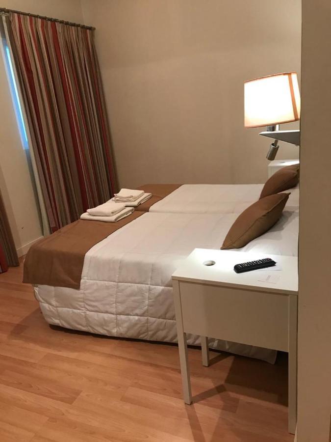 נבלמוראל דה לה מאטה Hotel Moya מראה חיצוני תמונה