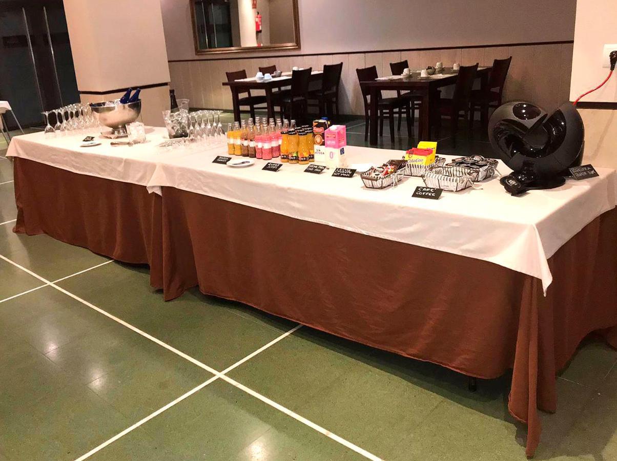נבלמוראל דה לה מאטה Hotel Moya מראה חיצוני תמונה
