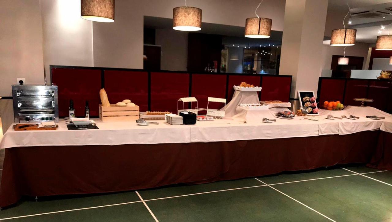 נבלמוראל דה לה מאטה Hotel Moya מראה חיצוני תמונה